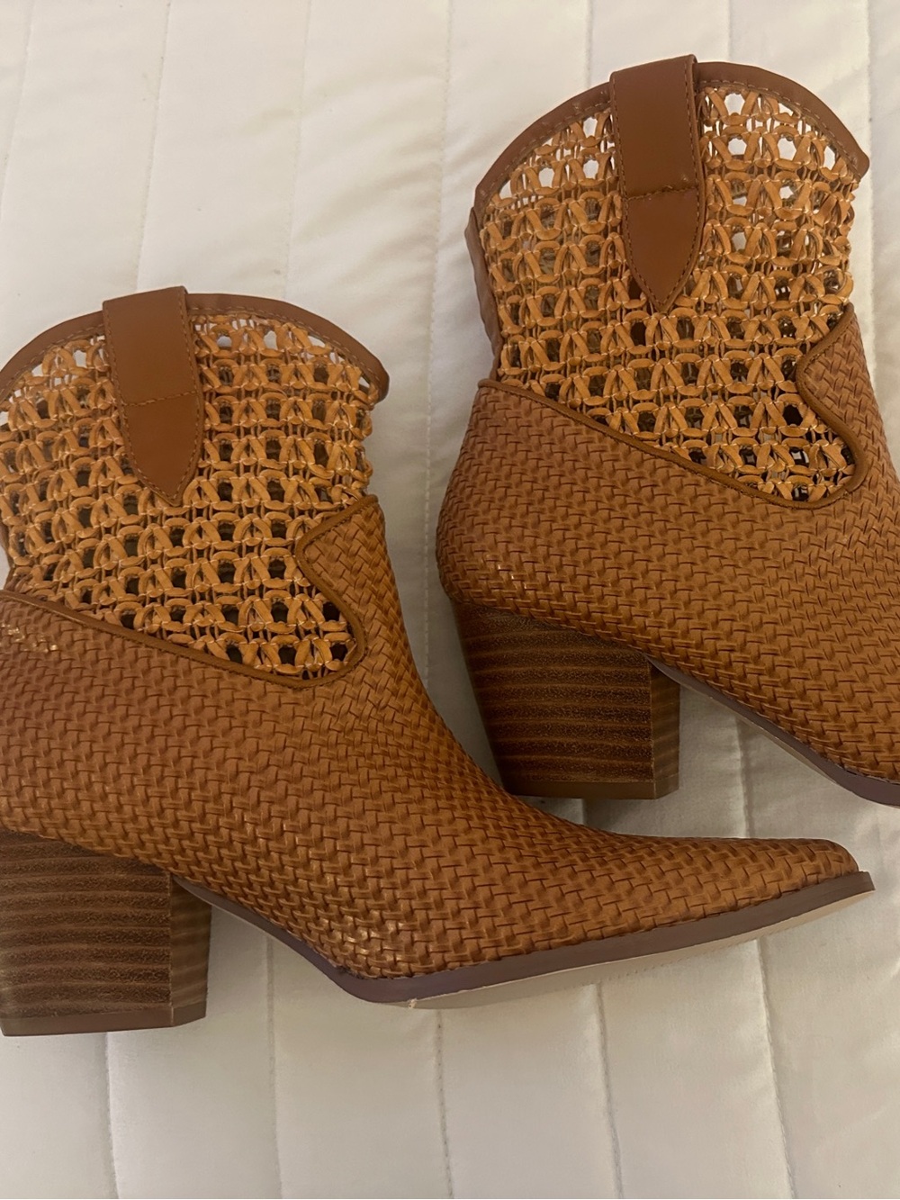 FALL BOOTS!! Coconuts by Matisse "Emily" western boot Size 7